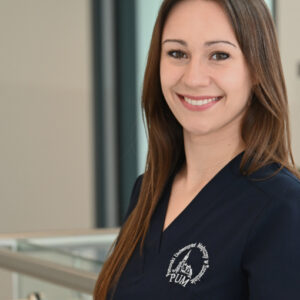 uśmiechnięta studentka PUM